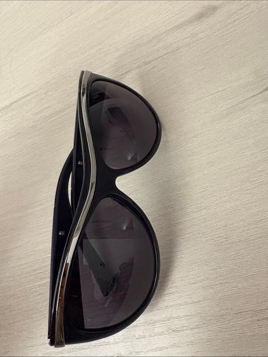 Gucci Black Sunglasses with Gold Case and Box main image 10